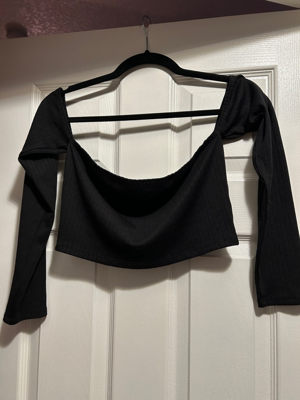 Lovers + Friends Black Off-Shoulder Ribbed Long Sleeve Crop